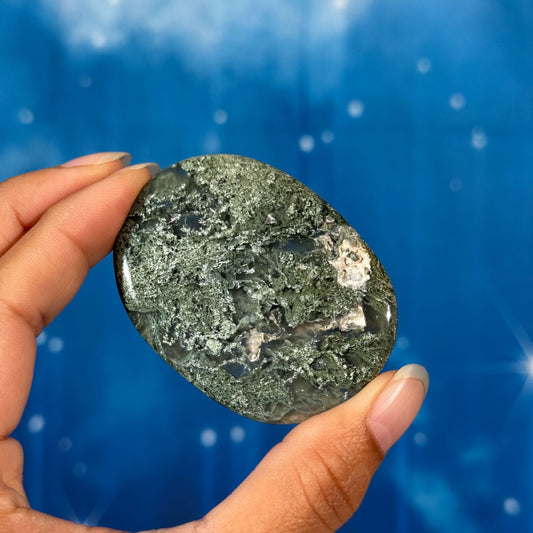 Moss Agate Flat Palmstone – 0.045 kg