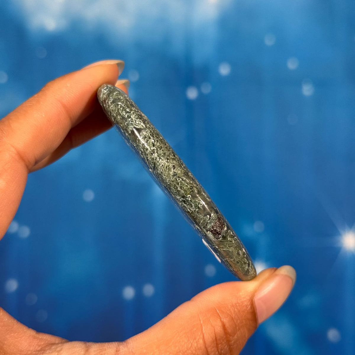 Moss Agate Flat Palmstone – 0.059 kg