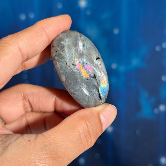 Labradorite palm- 2 × 1 1/2 × 5/8 in - 1.6 oz