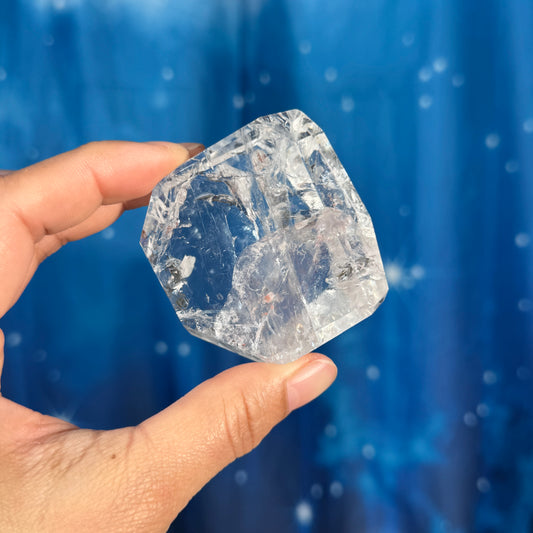 Clear Quartz free form 2 1/8 × 2 1/8 × 1 1/8 in - 4.5 oz