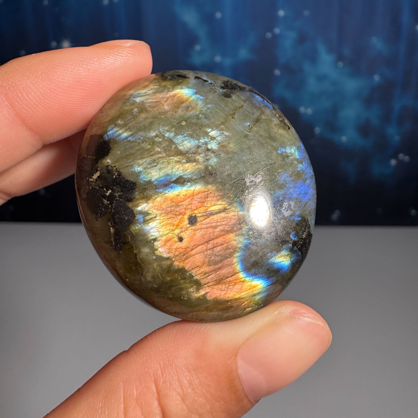 Labradorite palm stone