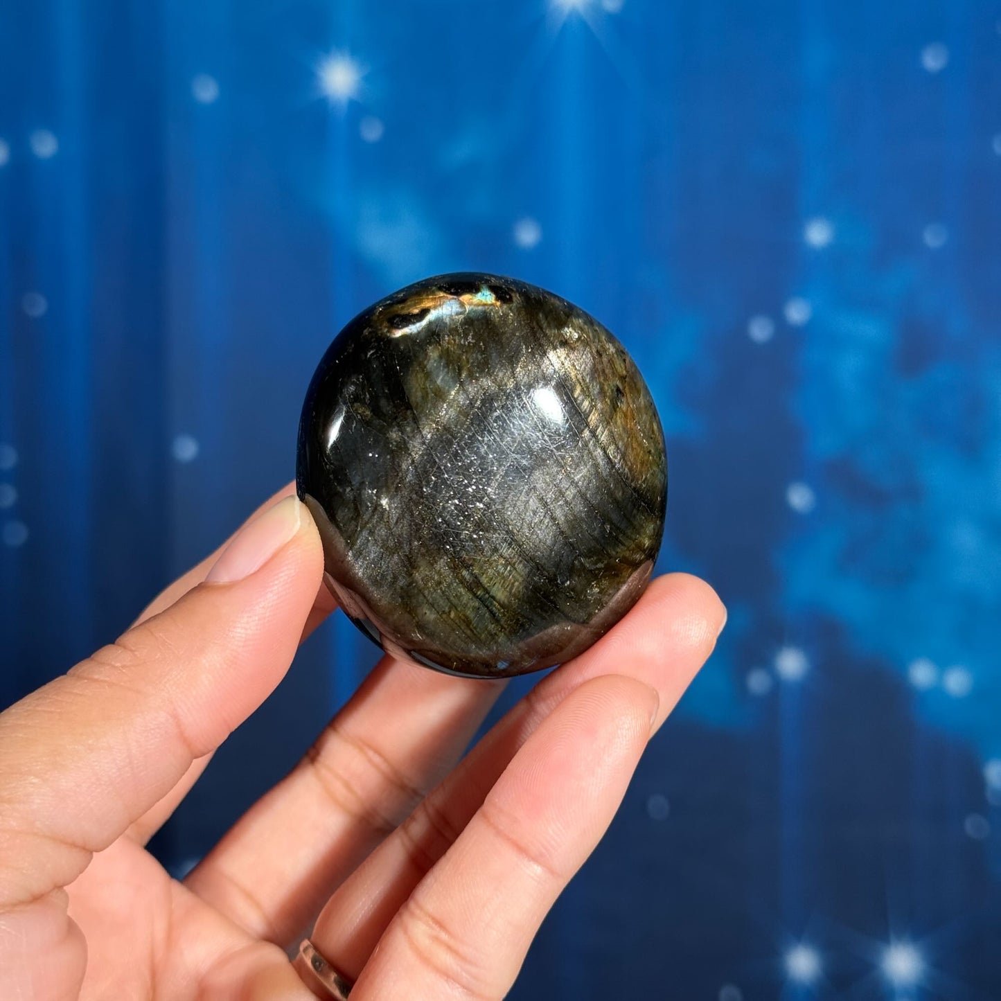 Labradorite palm stone