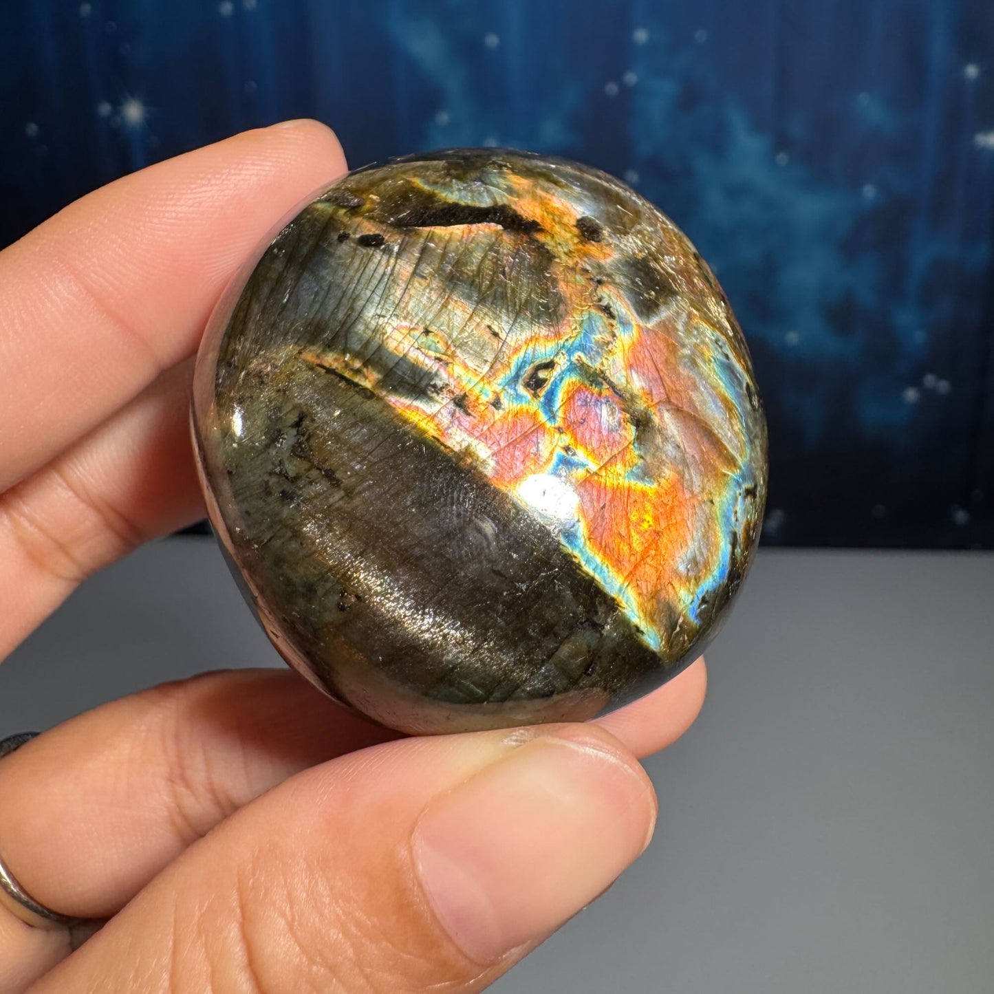 Labradorite palm stone