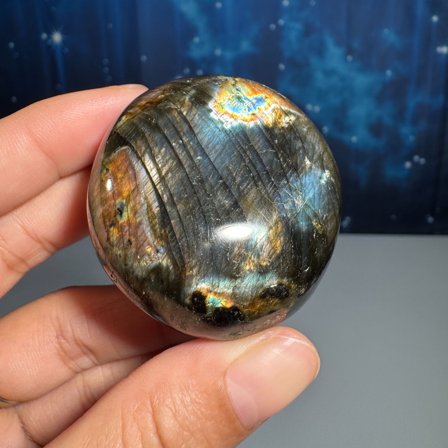 Labradorite palm stone