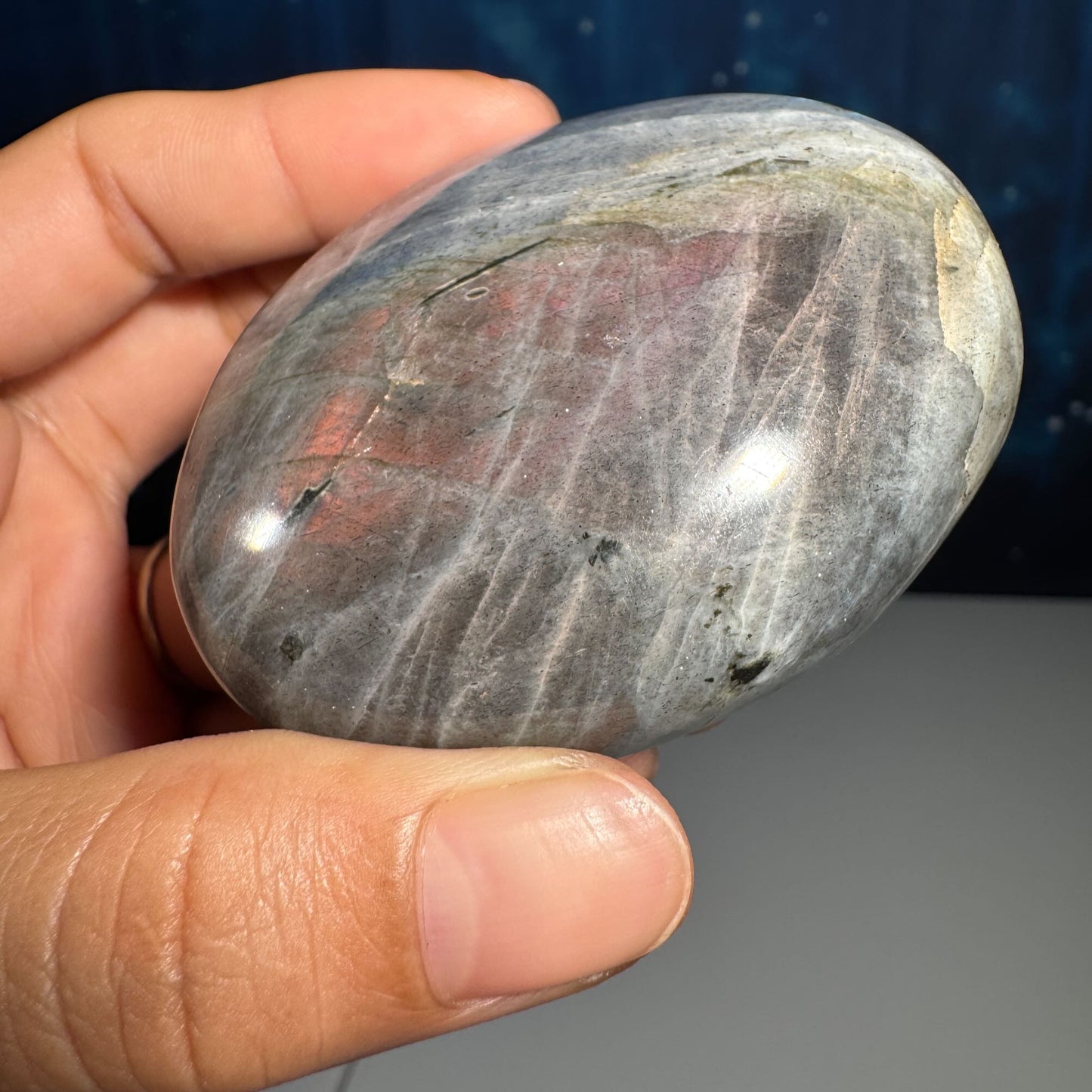 Labradorite palm stone