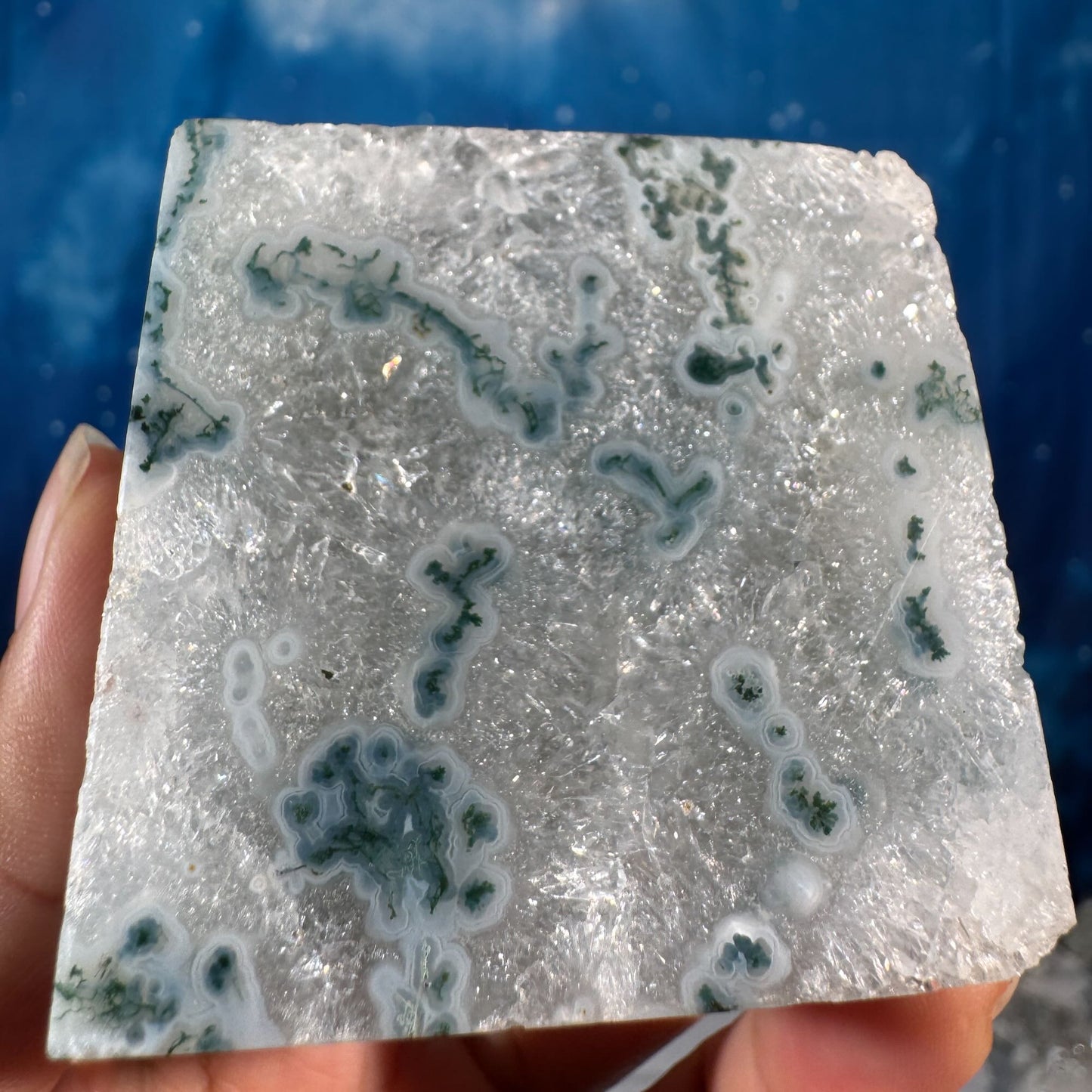 Moss Agate Cube – Corner-Standing • 0.405 kg