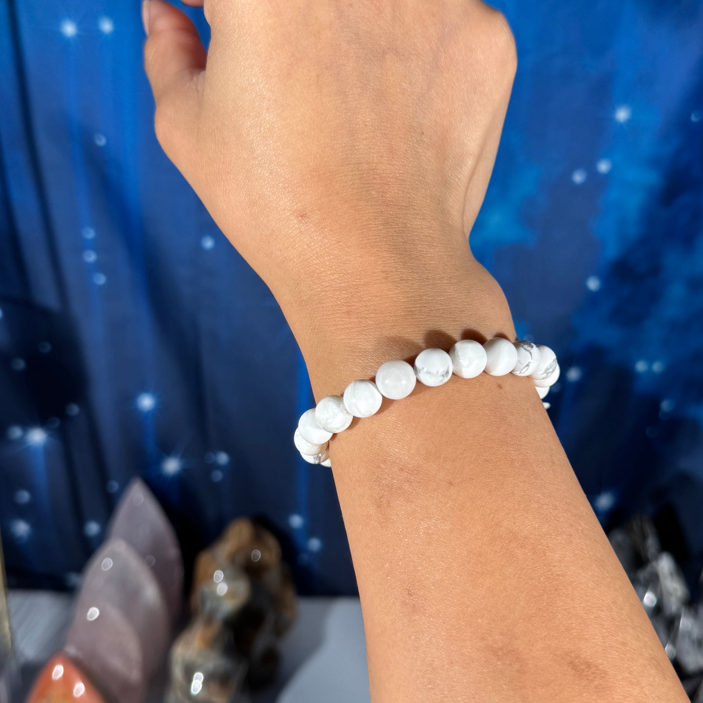 One (1) Howlite bracelet - 8mm beads - fits 6" wrist