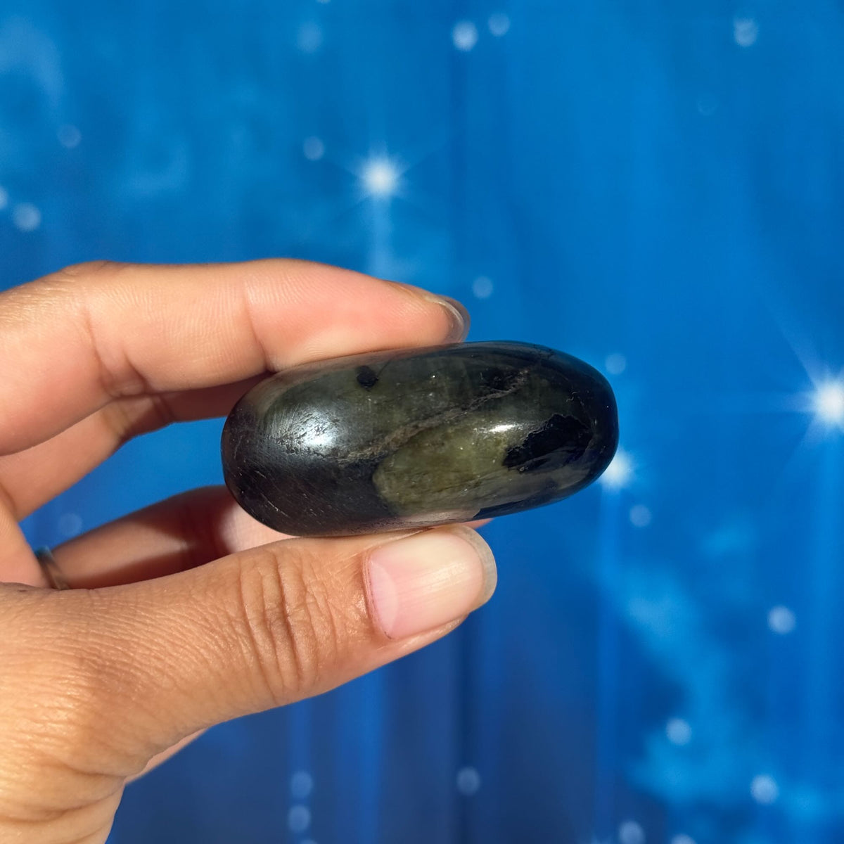 Labradorite Palm Stone – 0.082 kg