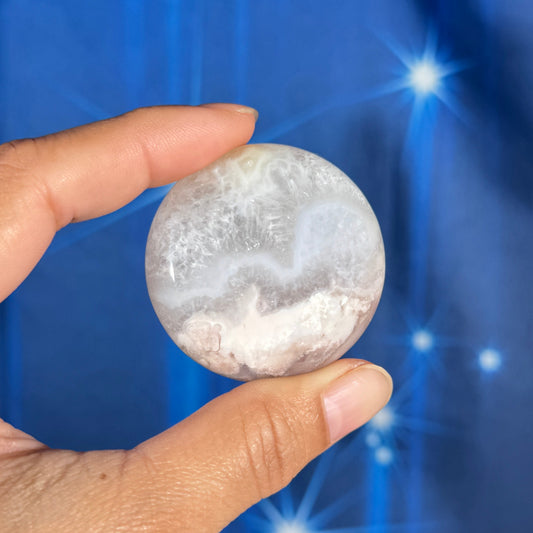 Flower Agate Round Palm Stone – 0.068 kg