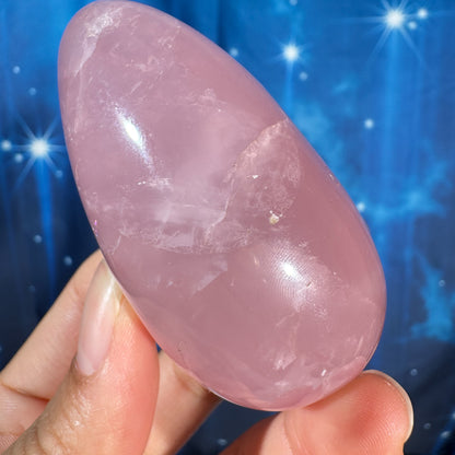 Rose Quartz Egg – 0.133 kg