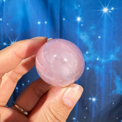 Rose Quartz Egg – 0.133 kg