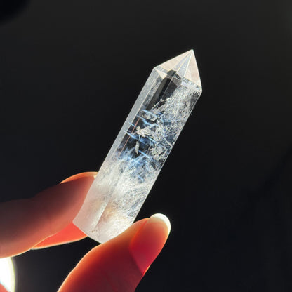 Blue Needle Quartz Point – 0.034 kg