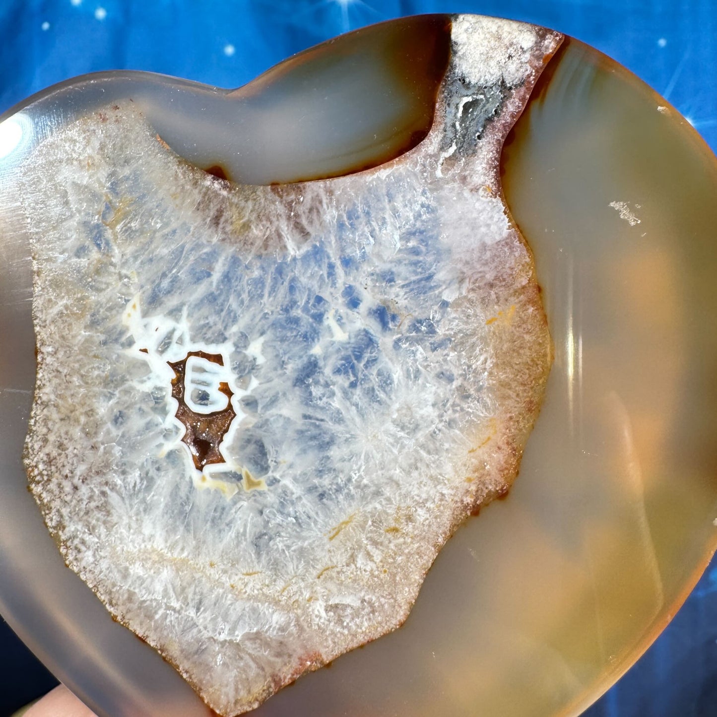 Druzy agate heart - 4 1/4" × 1/4" × 3 7/8" - 4.6 oz