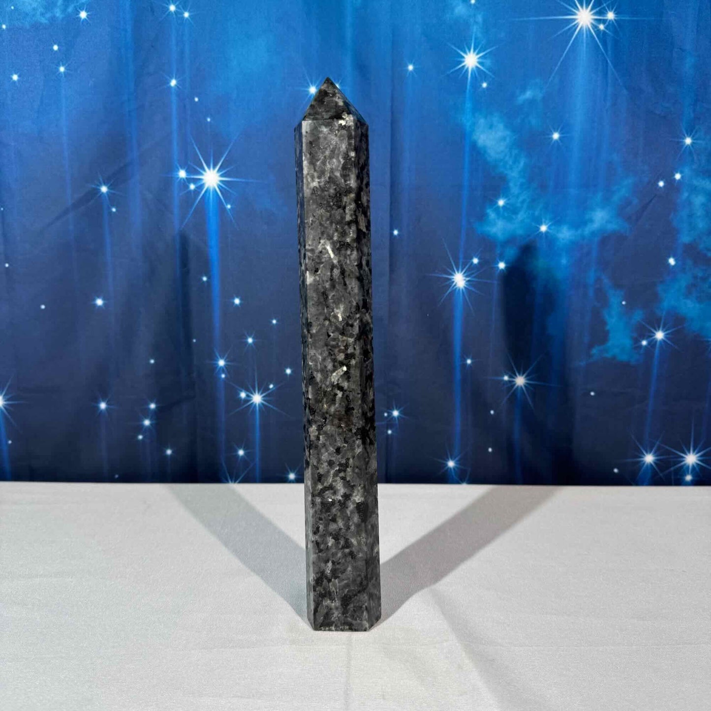 Larvikite Tower – Flashy • 0.992 kg
