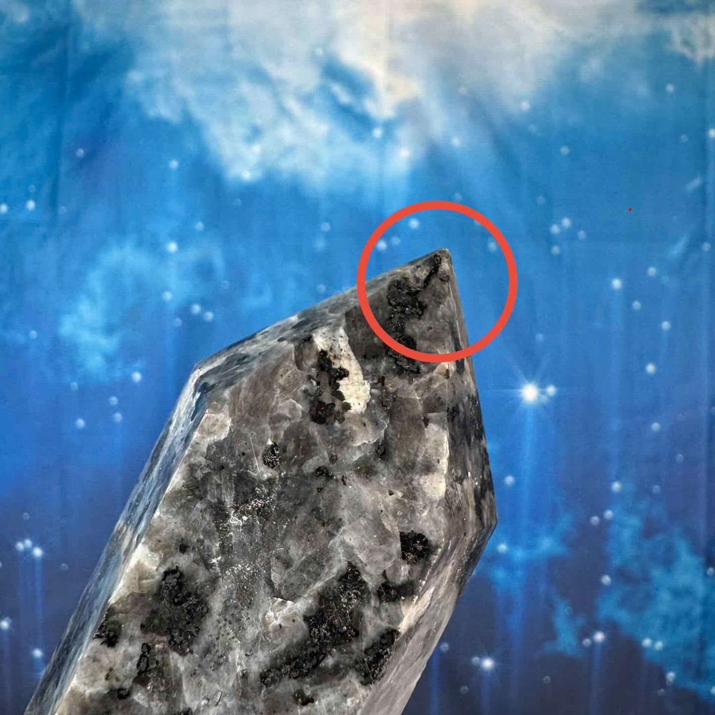 Larvikite Tower – Flashy • 0.992 kg