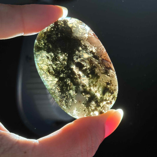 Moss Agate Flat Palmstone – 0.025 kg