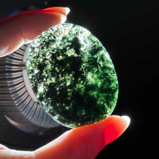 Moss Agate Flat Palmstone – 0.032 kg