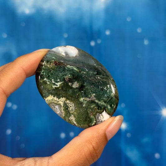 Moss Agate Flat Palmstone – 0.039 kg