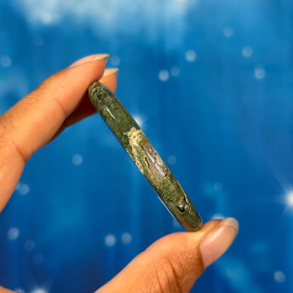 Moss Agate Flat Palmstone – 0.039 kg