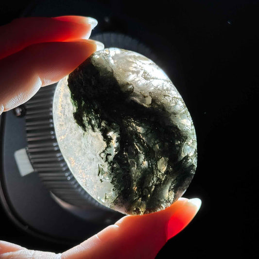 Moss Agate Flat Palmstone – 0.045 kg