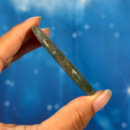 Moss Agate Flat Palmstone – 0.045 kg