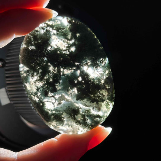 Moss Agate Flat Palmstone – 0.045 kg