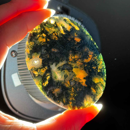 Moss Agate Flat Palmstone – 0.059 kg