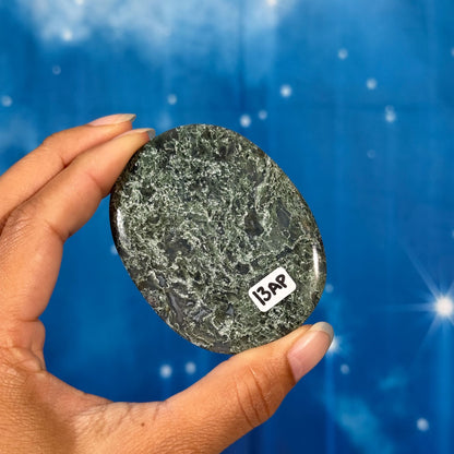 Moss Agate Flat Palmstone – 0.059 kg