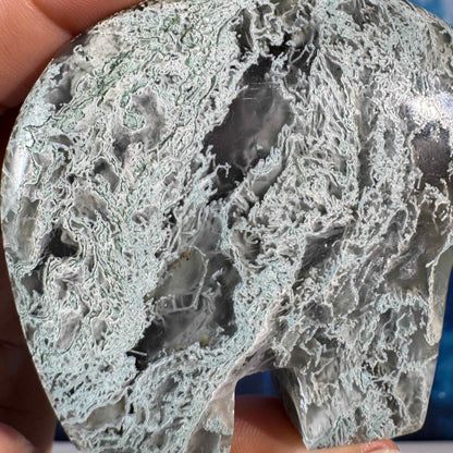 Moss Agate Bear – 0.147 kg