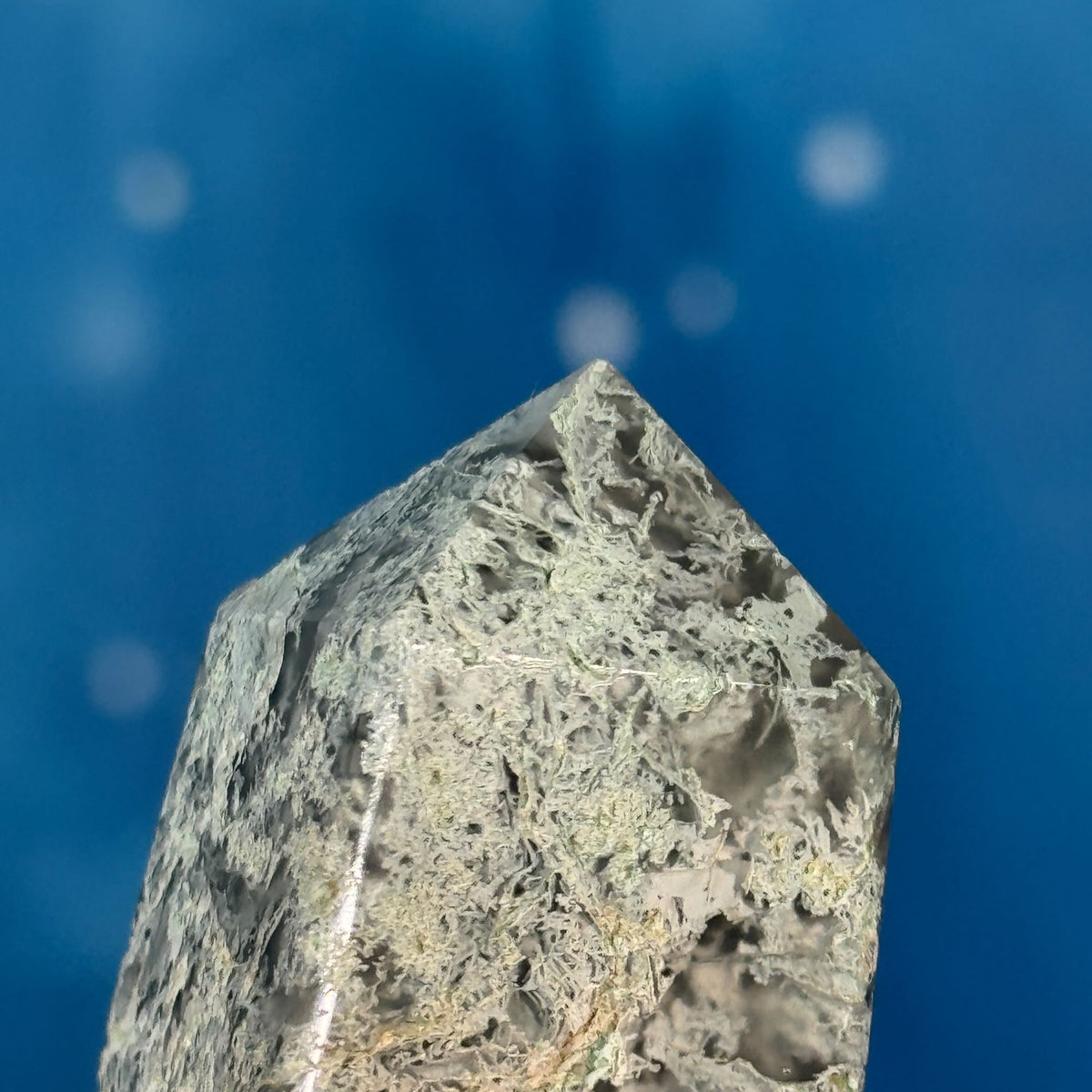 Moss Agate Obelisk – 0.159 kg