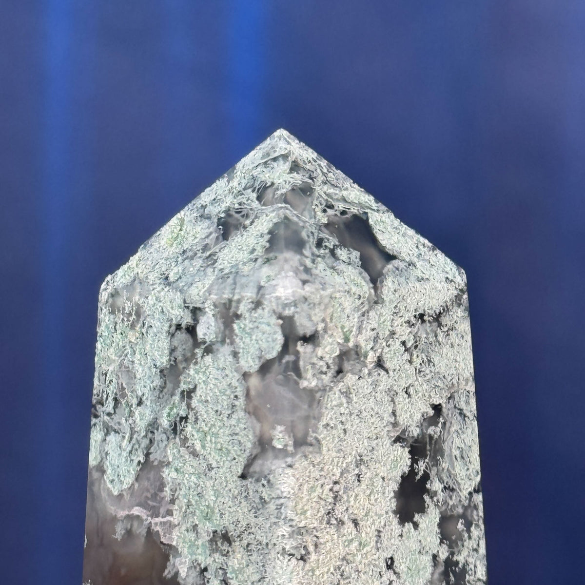 Moss Agate Obelisk – 0.136 kg