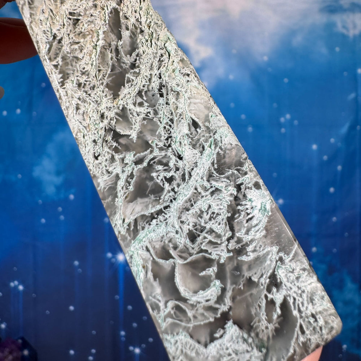 Moss Agate Obelisk – 0.133 kg