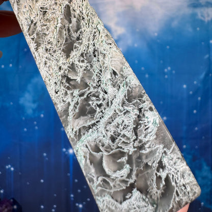 Moss Agate Obelisk – 0.133 kg