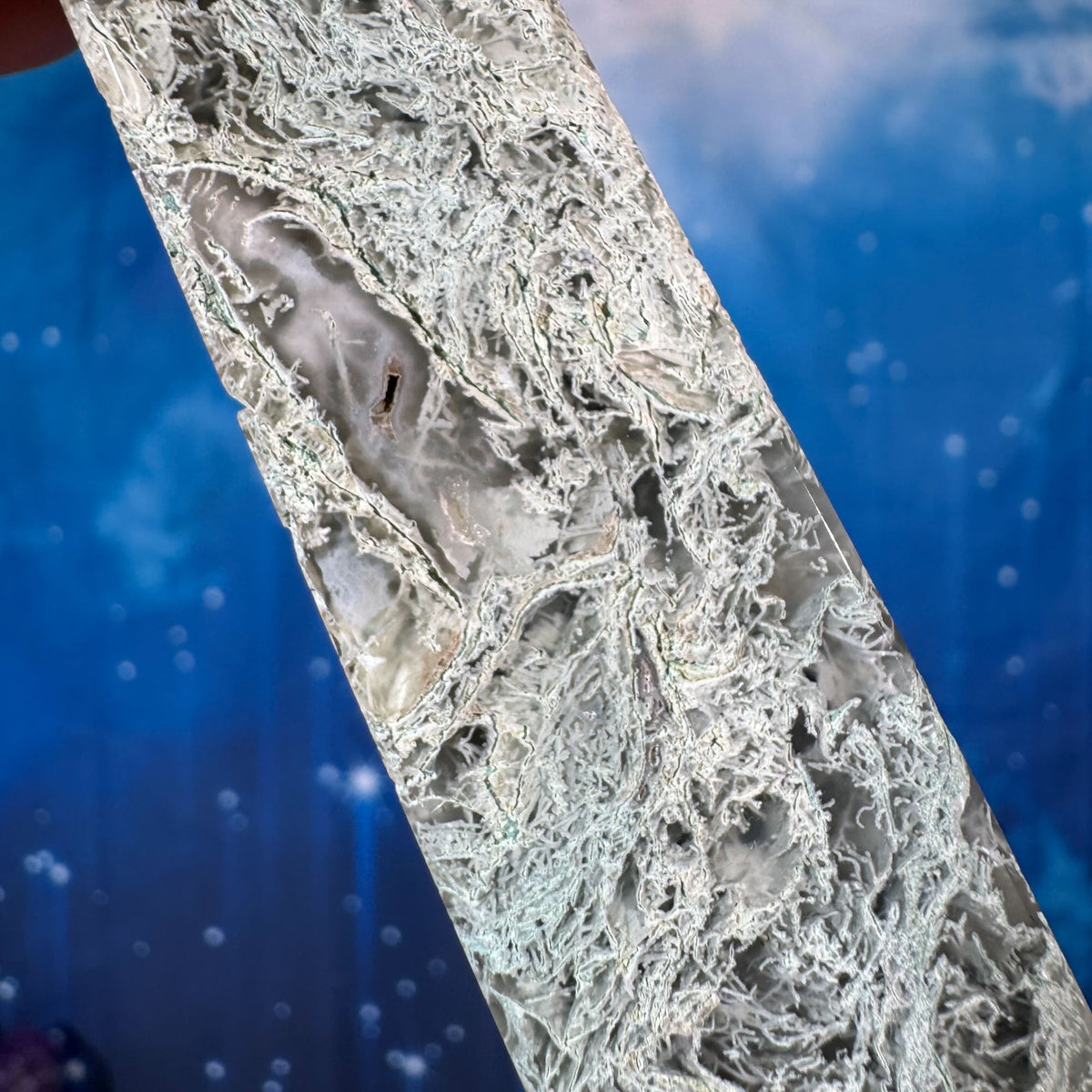 Moss Agate Obelisk – 0.133 kg