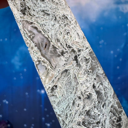Moss Agate Obelisk – 0.133 kg