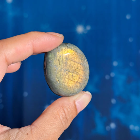 Labradorite palm stone