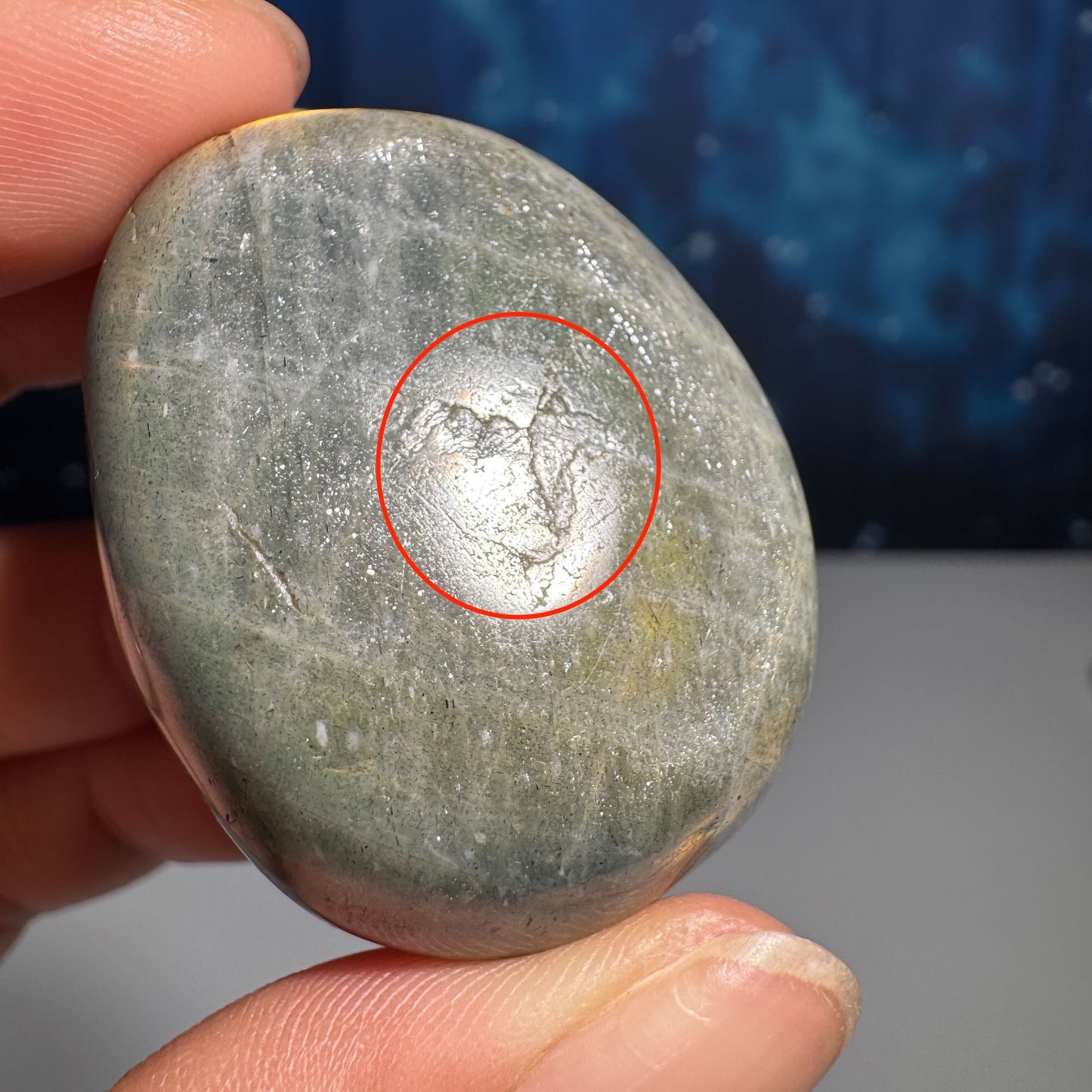 Labradorite palm stone