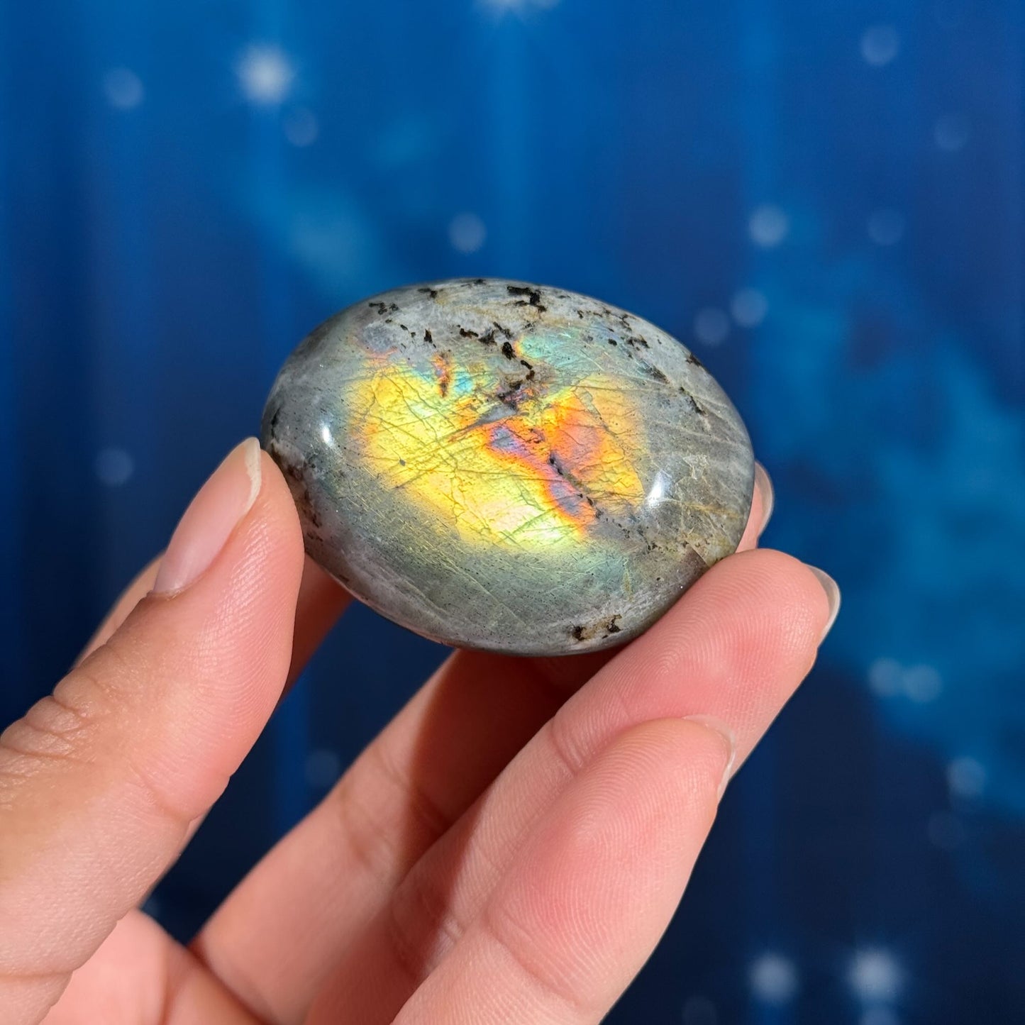 Labradorite palm stone