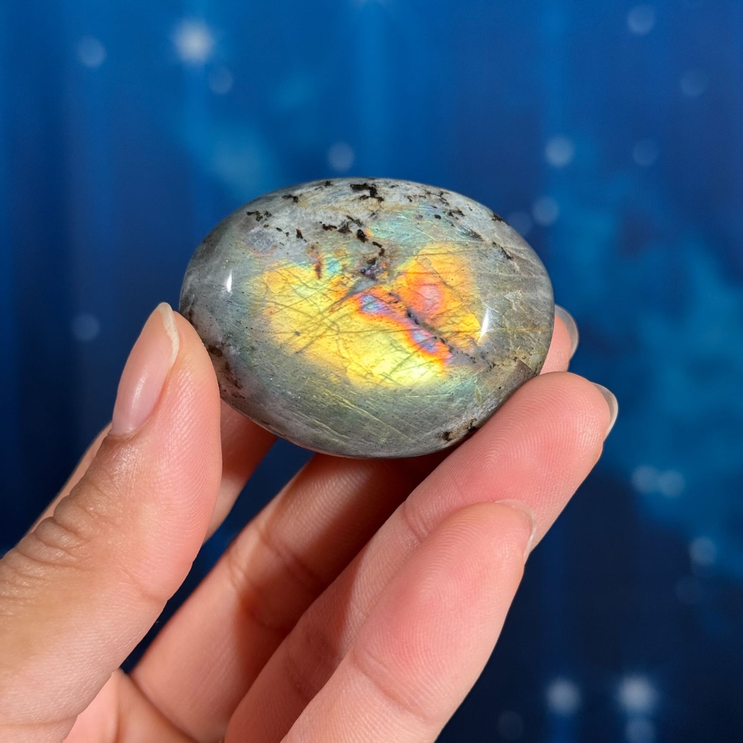 Labradorite palm stone