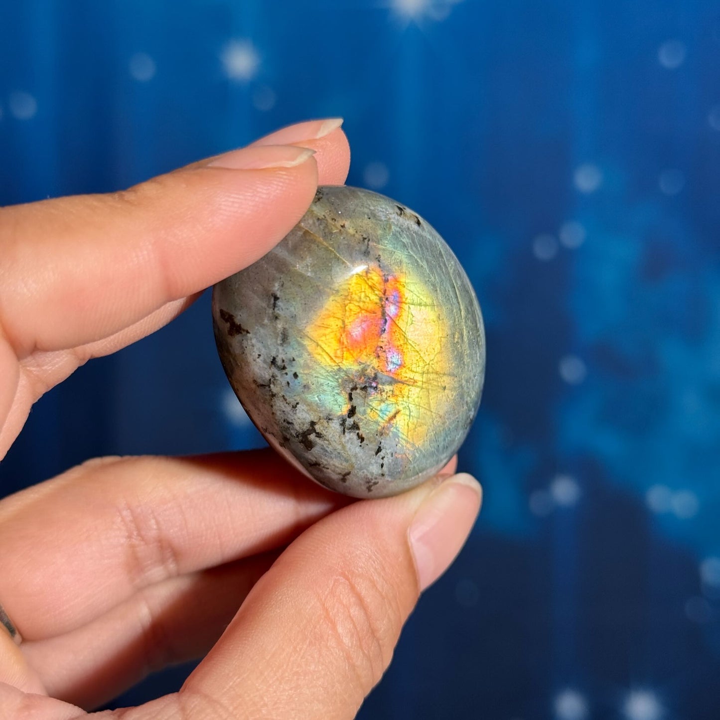 Labradorite palm stone