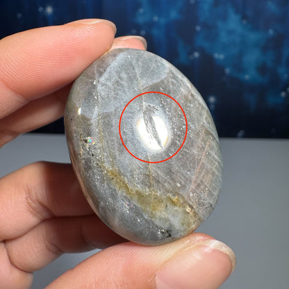 Labradorite Palm Stone – 0.045 kg
