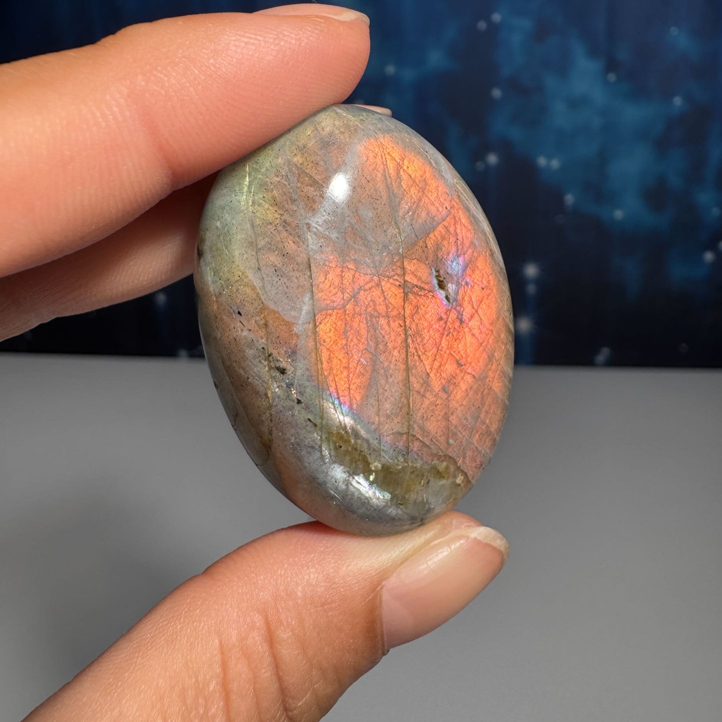 Labradorite palm stone