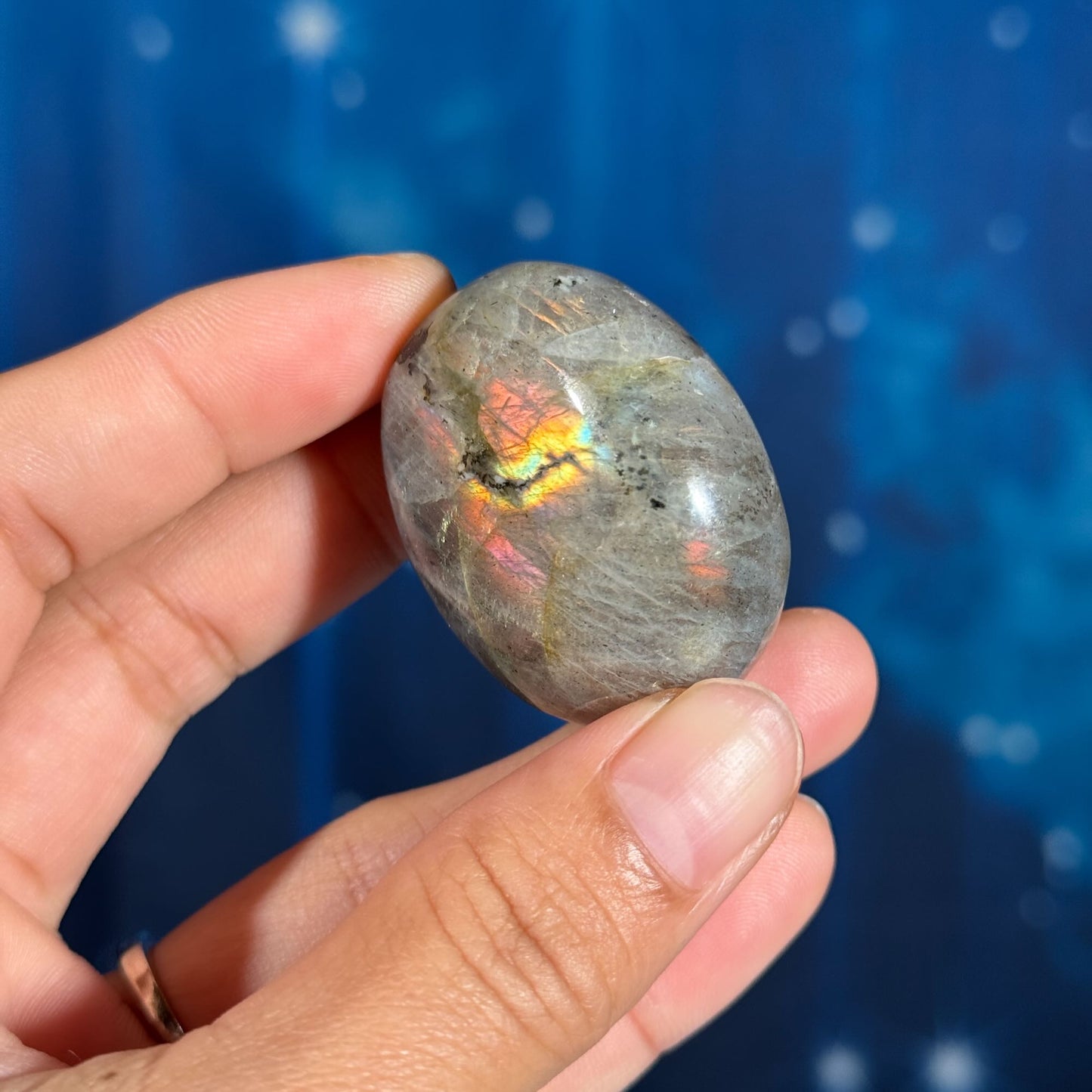Labradorite palm stone