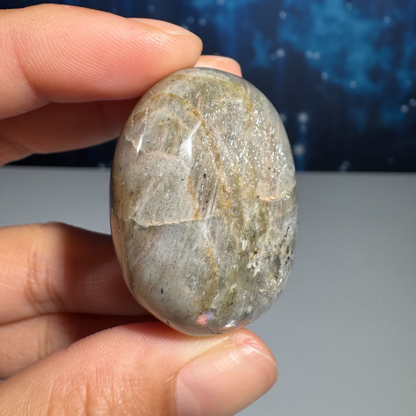 Labradorite palm stone