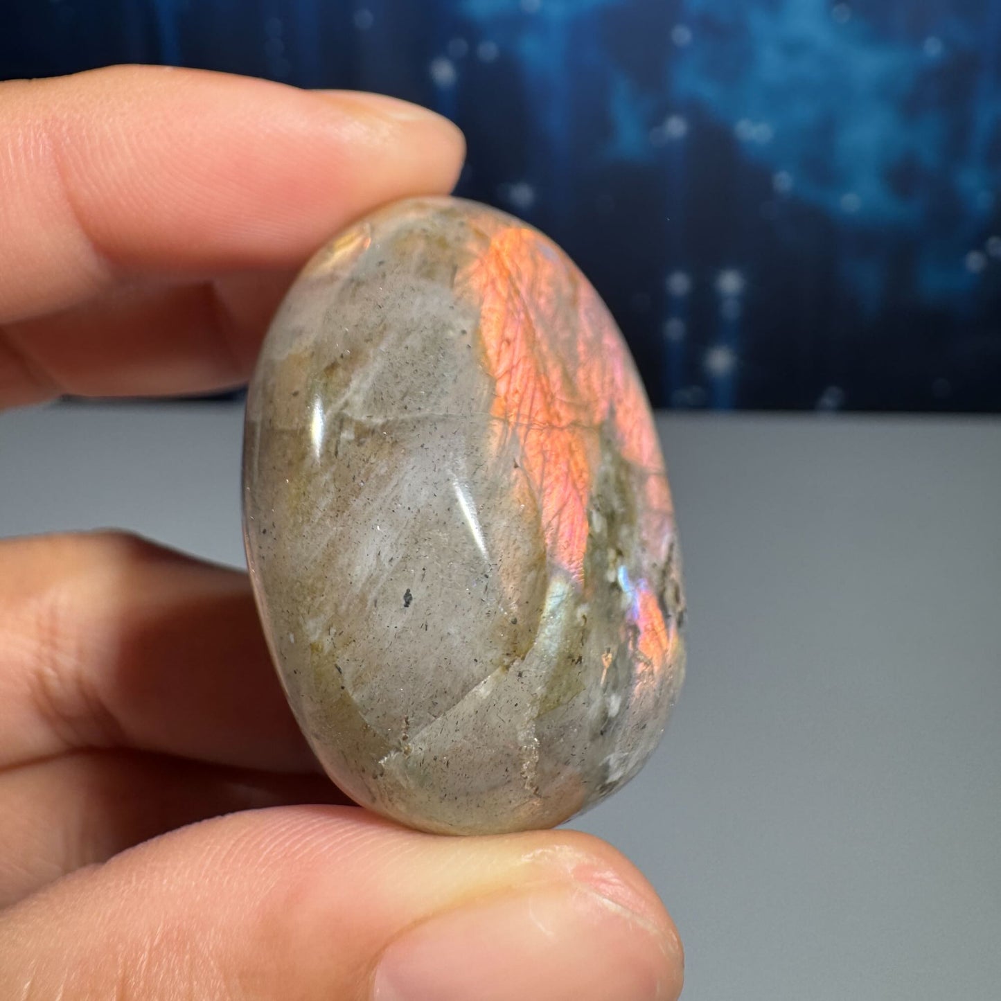 Labradorite palm stone