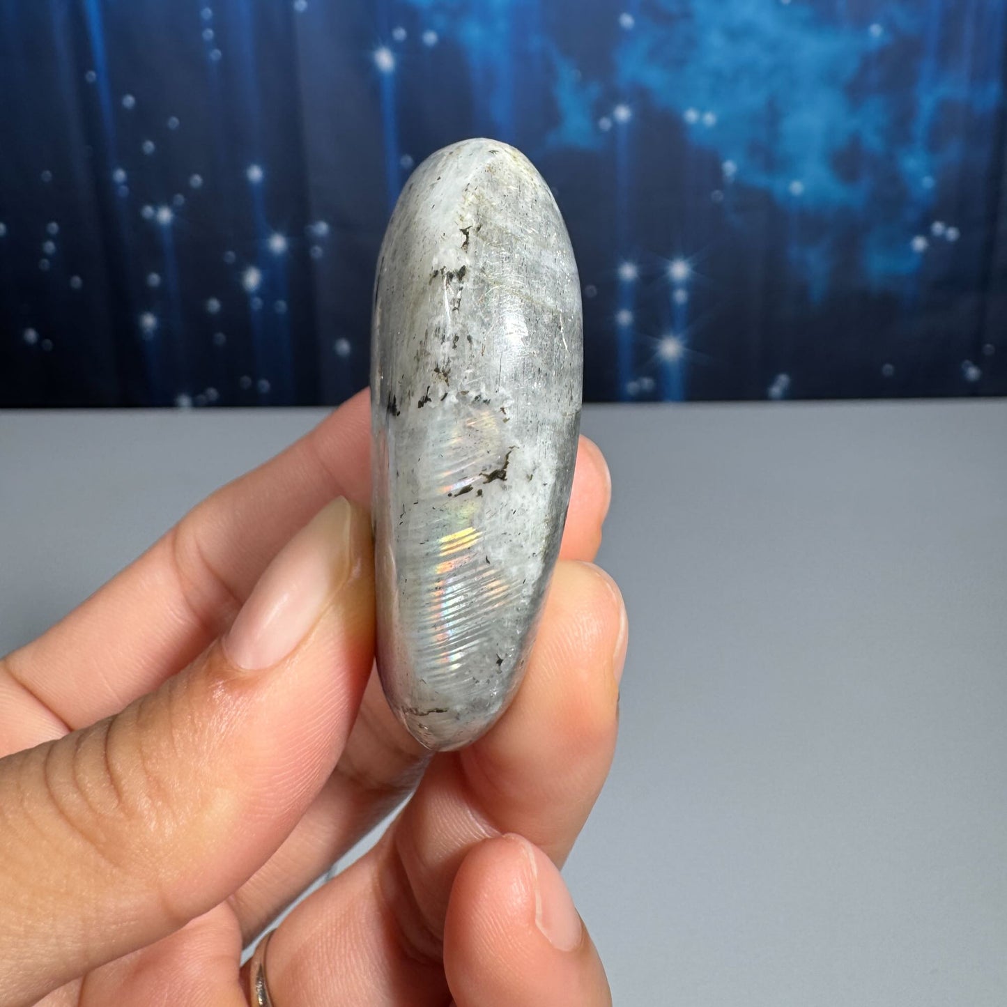 Labradorite palm stone
