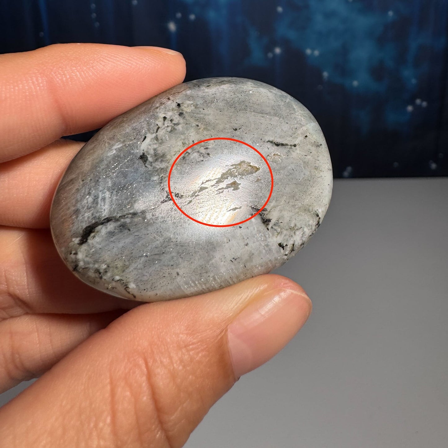Labradorite palm stone