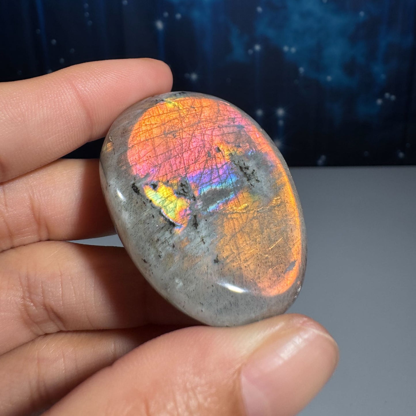 Labradorite palm stone