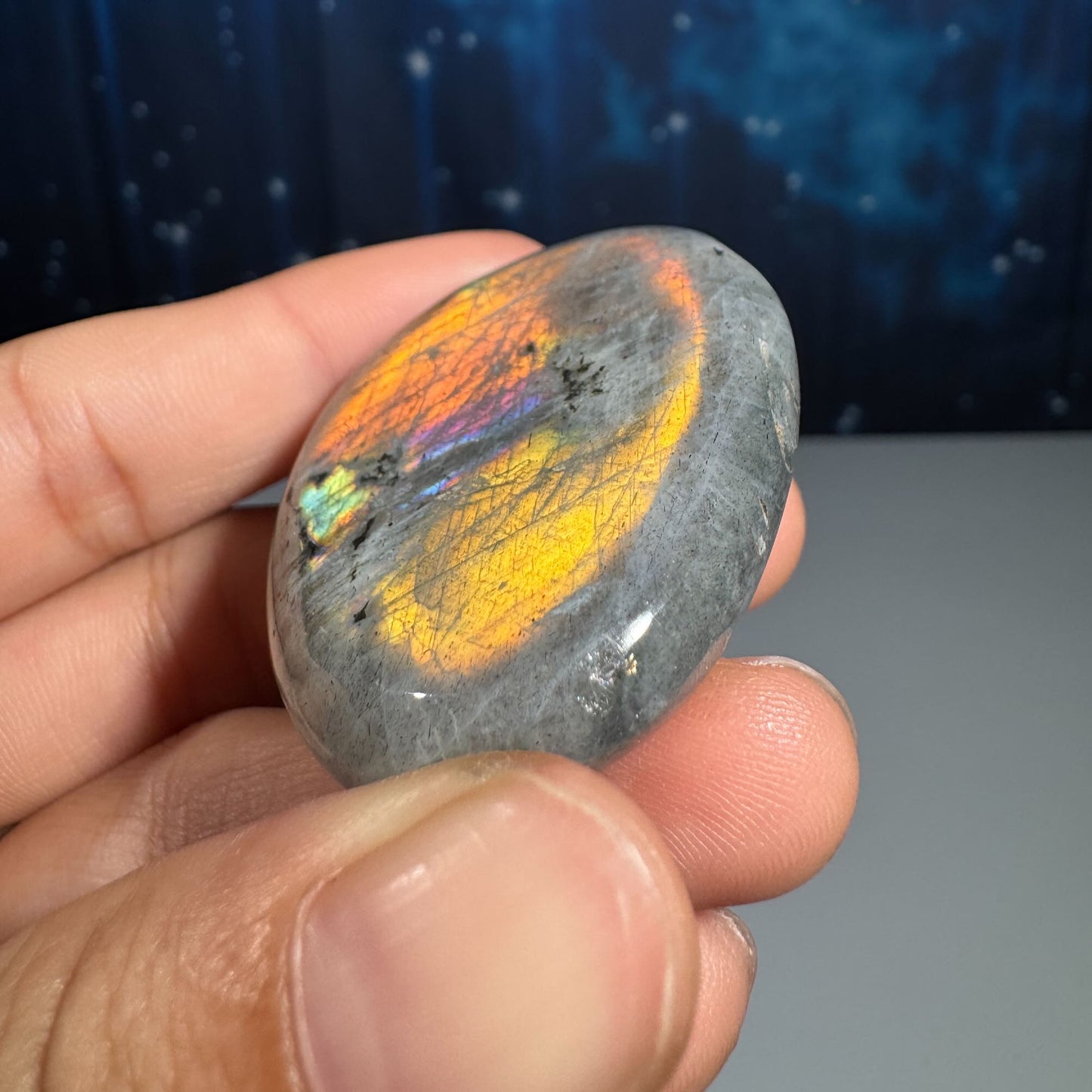 Labradorite palm stone