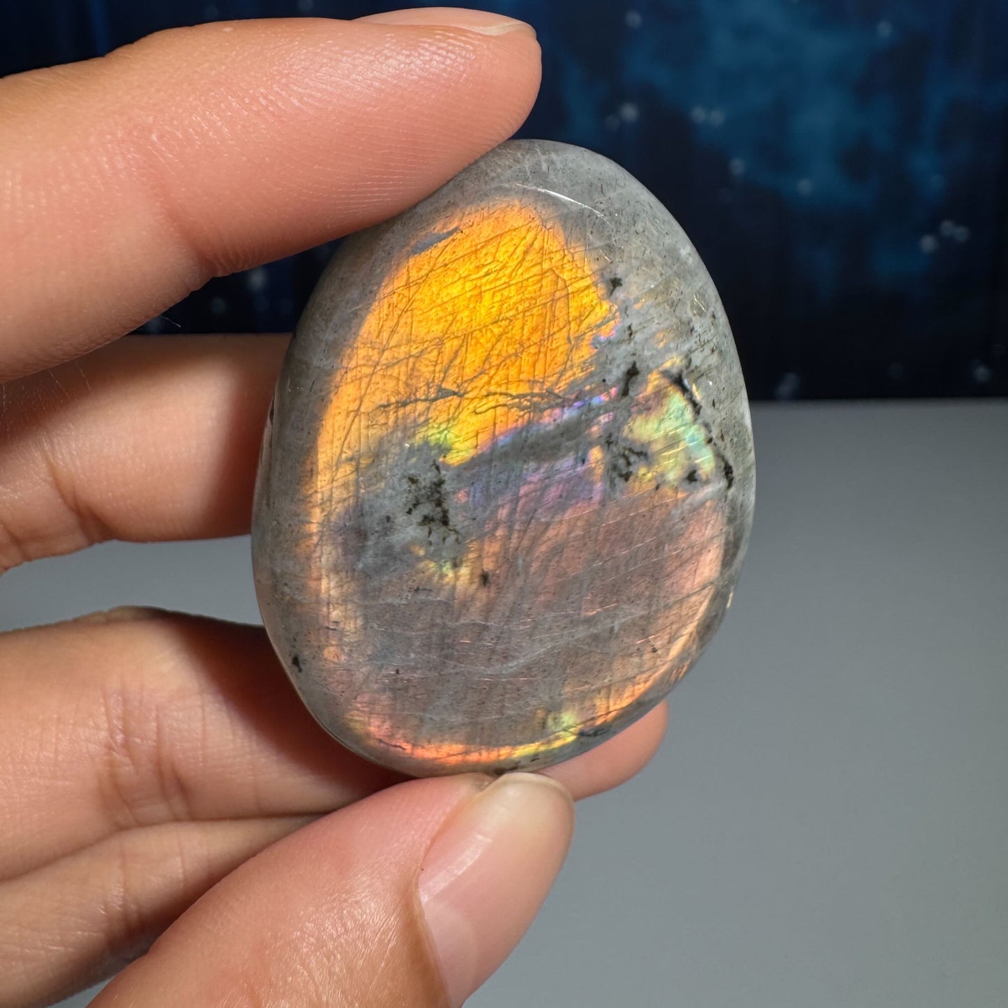 Labradorite palm stone